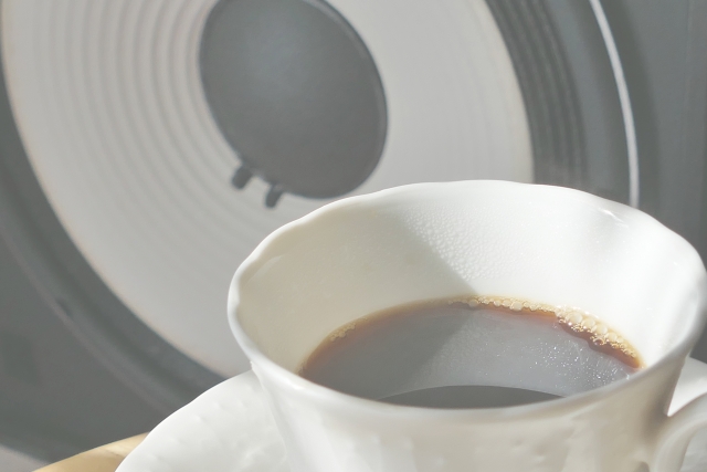 カフェミュージックとは？──BGMに使われる曲の共通点とは