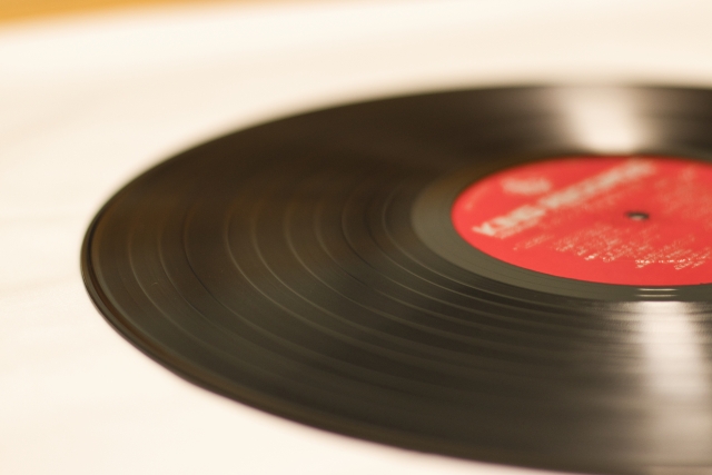 レコードの溝に刻まれた音の秘密
