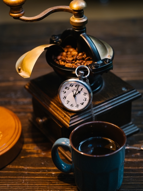 コーヒーと音楽の相性 – 時間帯別おすすめプレイリスト